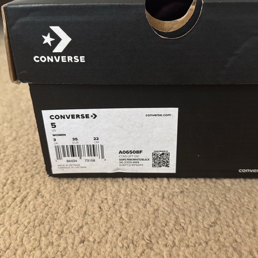 Converse - Picture 4 of 4